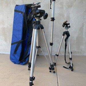 Bogen professional tripod ( 3 pieces ) and one mini computer table for location